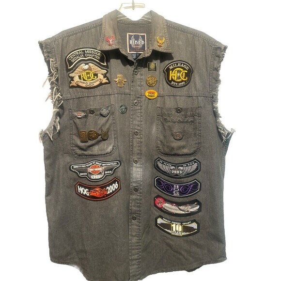Harley-Davidson Other - Harley Davidson Biker Blues Frayed Sleeveless Shirt W/ Multiple Pins/Patches- L